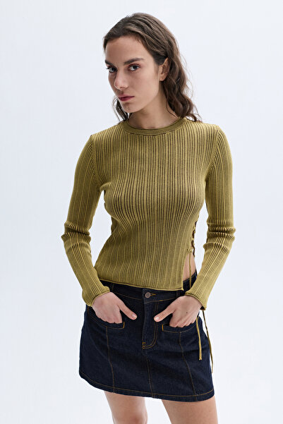 Mudo Fitted Bounding Detail Sweater