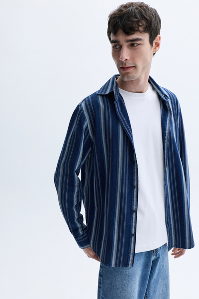 Mudo قميص مخطط بأكمام طويلة وقصة عادية