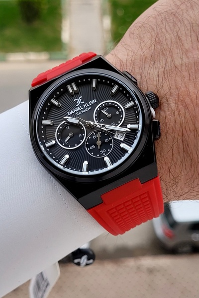 Daniel Klein Kasası Siyah Kordonu Kırmızı Renk 44 Mm Göstergeleri Aktif Erkek Kol Saati