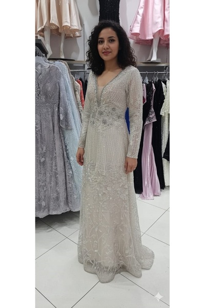 dantil فستان سهرة بيج مطرز