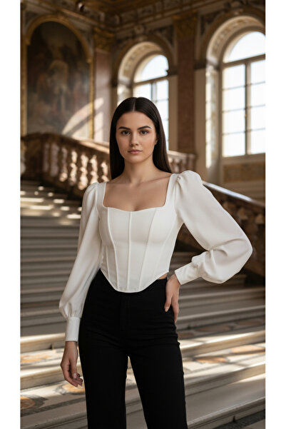 ACTRİS Μπλούζα με τετράγωνο γιακά με λεπτομέρεια