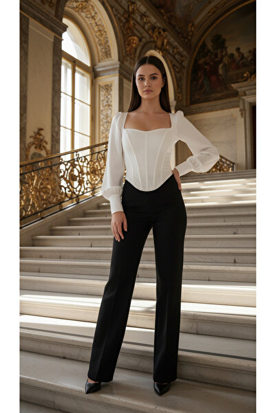 ACTRİS Μπλούζα με τετράγωνο γιακά με λεπτομέρεια