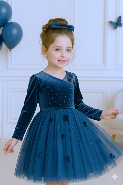 TREEMASS Kız çocuk kadife ve tülden elbise zarif tasarımıyla özel günler için ideal.