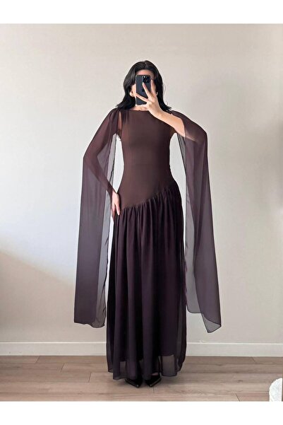 Miss Beyoğlu Kadın Kolları Pelerinli Şifon Uzun Abiye Elbise – Şık ve Zarif Davet Modeli