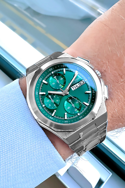 Tom Jones ساعة يد رجالية 3 أتم مقاومة للماء لون فضي سوار فولاذي GTJE2052C2