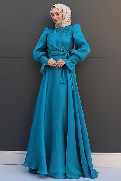 GİZ AGİYİM Βραδινό φόρεμα από μεταξωτό βενζίνη - Λεπτομέρεια φιόγκου