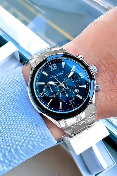 Tom Jones Gümüş Renk Çelik Kordon Erkek Kol Saati Agr510