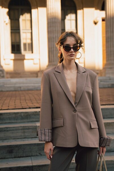 Lady Pixie Γυναικείο σκούρο μπουφάν με διπλωμένη επένδυση