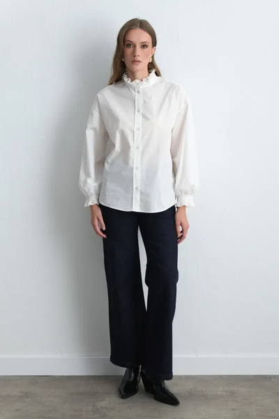 Gusto Cotton Shirt with Pleated Collar and Sleeves - White