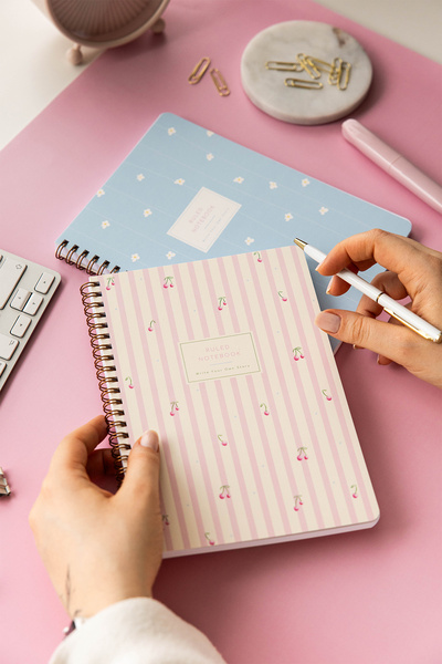 PAPERORA A5 спирално подвързан тефтер с картонена корица и линии, 80 листа, 2 броя в опаковка – с график – череша