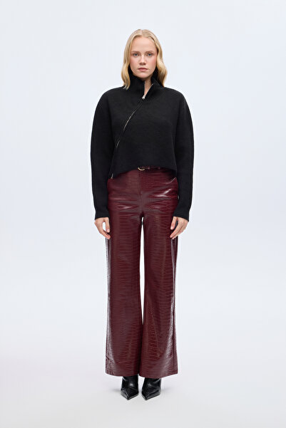 Quzu Asymmetrical Zippered Knitwear Sweater Black