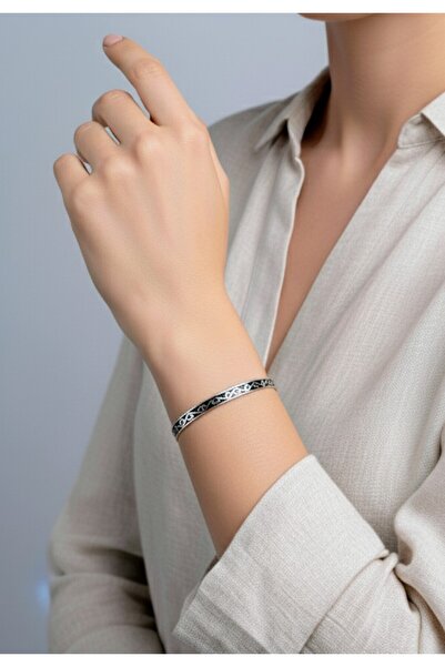 Rua Jewelry سوار من الفولاذ باللون الأسود المطلي بالمينا باللون الفضي (16 سم/...