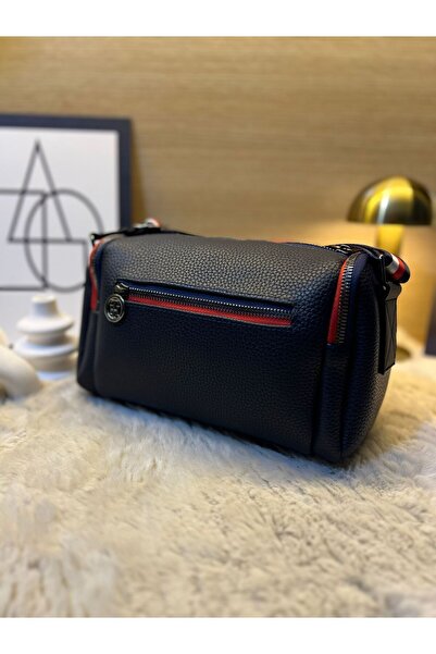 MODANTA Sports and Dynamic Adjustable Strap Women's Bag