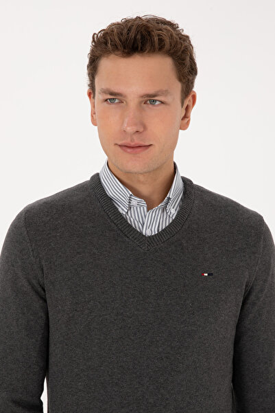 U.S. Polo Assn. Men's Slim Fit V-Neck Anthracite Melange Basic Sweater 50313668-Vr081