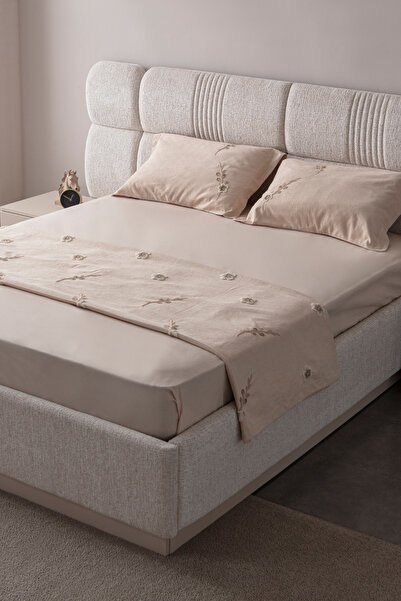 BUGİ HOME COLLECTİON Seren Desen Çift Kişilik Nakışlı Yatak Örtüsü Seti Şönil Kumaş Punch Nakışlı 240x260cm