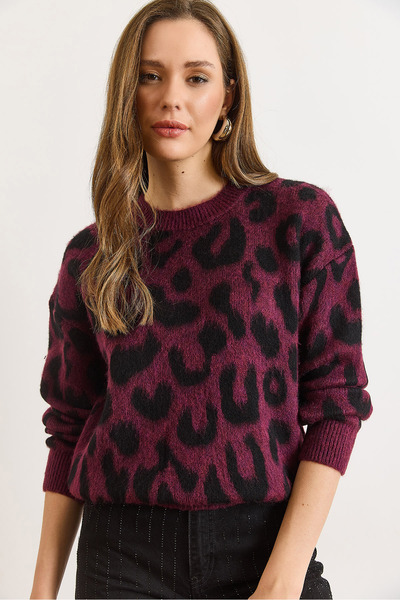Olalook Women's Plum Crew Neck Leopard Fleece-Lined Knitwear Sweater Kzk-19001077