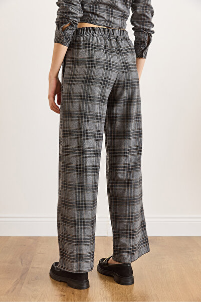 Olalook Women's Gray Elastic Waist Pocket Plaid Wide Leg Winter Trousers Pnt-19000381