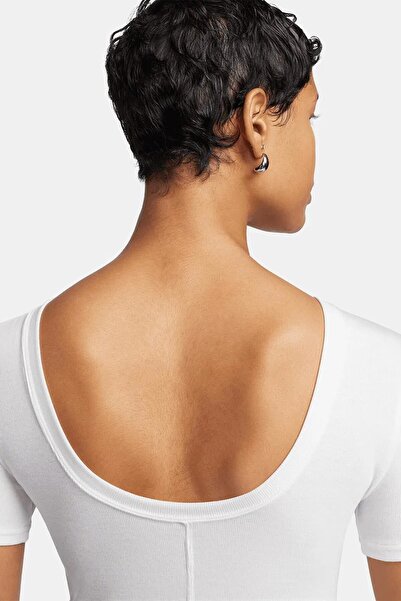 Nike Sportswear Chill Knit Tight Fit T-Shirt Women's Mini Corded Fabric Tight Cut Round Back T-Shirt Kı