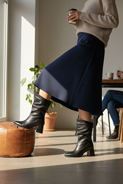 VeliKundura Black Back Zipper Pointed Toe Thick Heel Ruffled Women's Boots