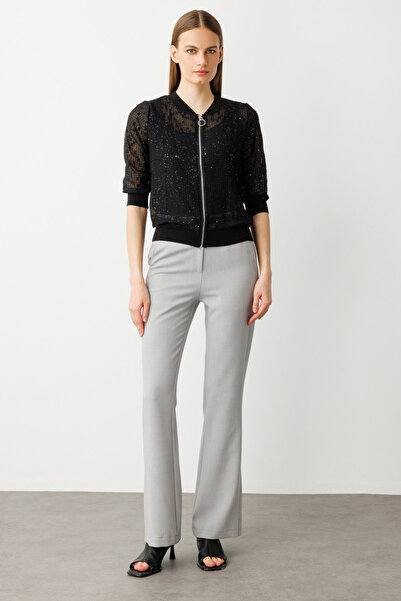 ON Minimalist 3/4 Sleeve Zippered Crop Cardigan - Stylish and Comfortable