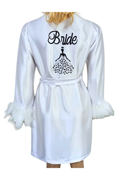 Producție proprie Satin wedding gown with embroidery