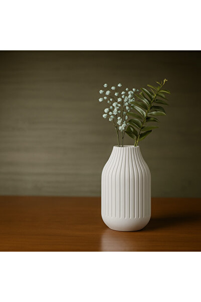 Homentum Bravina | Modern decorative vase with fine vertical lines and Scandinavian design