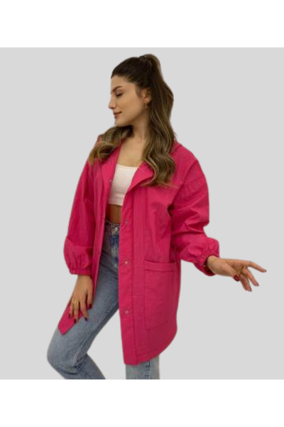 MQ Women's wide jacket with long sleeves, front buttons, and a folded collar.