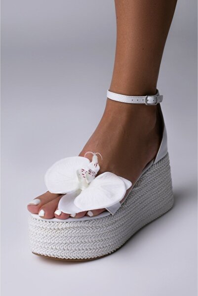 Vanilla Days Sandale Aveline albe cu platformă și detalii orhidee