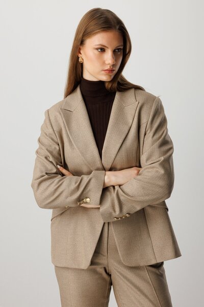 Ekol Women's Plus Size Shoulder Shoulder Pad Button Decorated Jacket 5533 Camel