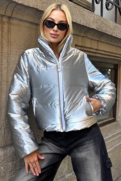 VAGGON Metallic Short Puffer Coat with Shiny Print Detail