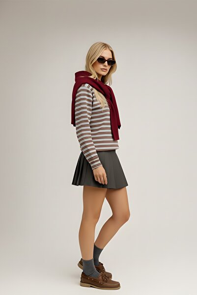 BAHELS Square Piece Scarf Cherry