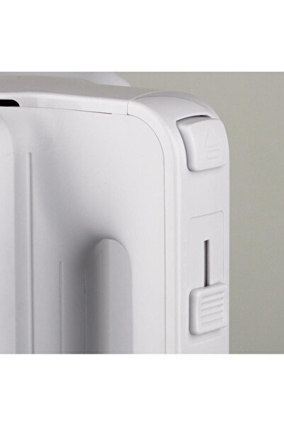 LILY Electric hand mixer 800W 3 speed settings and 2 accessories for beating and kneading WHITE