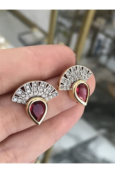 the ASEL İNCİ أقراط متدلية بتفاصيل حجرية وردية من سلسلة VIP