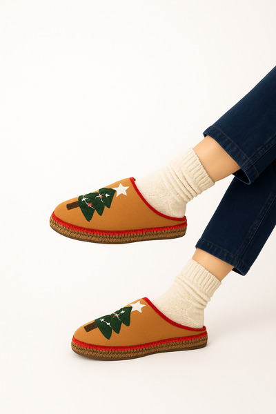 ALB TERLİK AYAKKABI SAN. TİC. LTD. ŞTİ. Papuci de casă pentru femei brodate c...