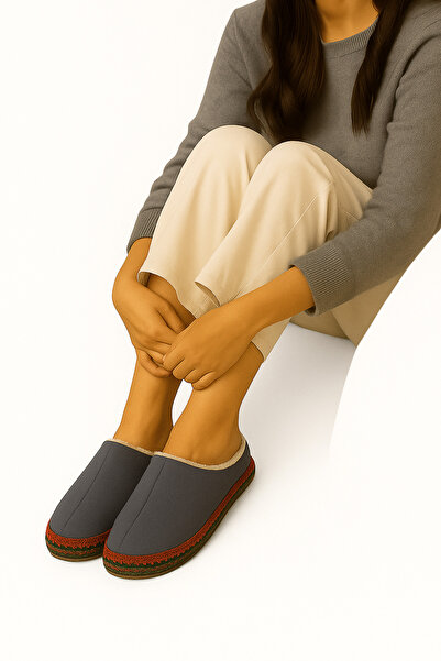 ALB TERLİK AYAKKABI SAN. TİC. LTD. ŞTİ. Flat Patternless Women's House Slippers – Warm and Comfortable Design, Comfortable, Modern