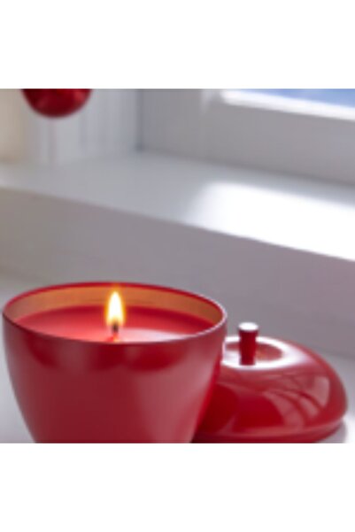 Moon House Scented candle in the shape of a Christmas apple