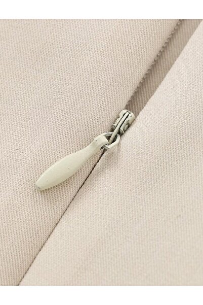 OEM Elegant dress with bows.