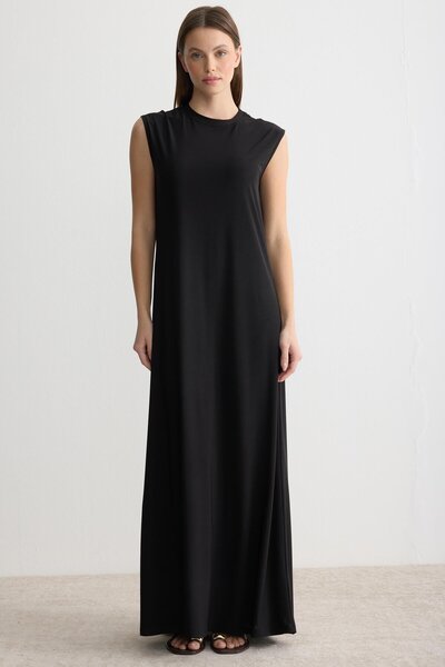 ipekton studio ملابس داخلية كاملة الطول برقبة دائرية وأكمام قصيرة باللون الأسود