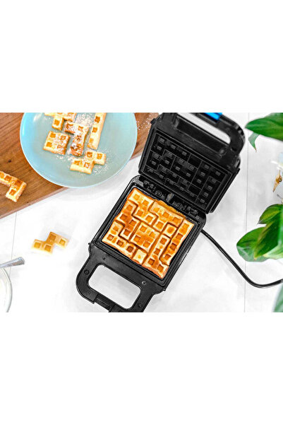 Thumbsup Tetris waffle maker