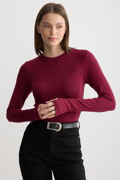 ipekton studio قميص بياقة دائرية وأكمام طويلة بلون أحمر داكن