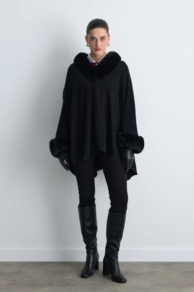 Gusto Wool Knit Cape with Faux Fur Detail - Black