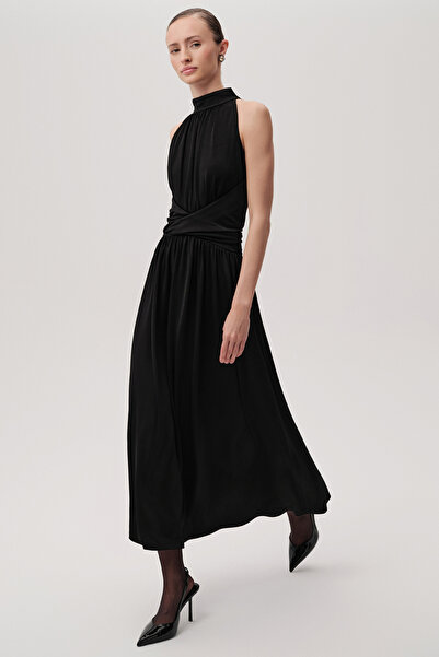Exquise Pleated Halter Neck Knitted Black Dress