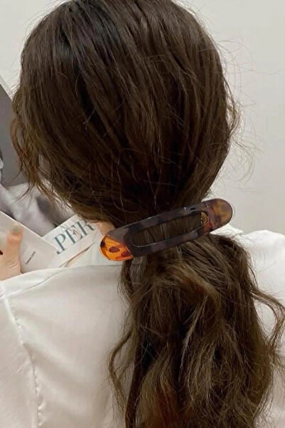 Vitastyle Brown Leopard Printed Clip Clasp