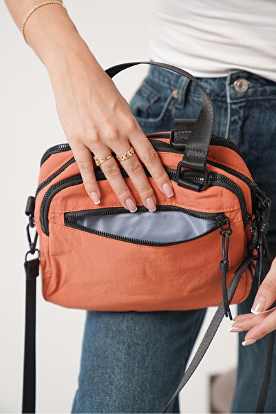 Solo Bag Women's Multi-Compartment Waterproof Crinkle Casual Crossbody Hand and Shoulder Bag