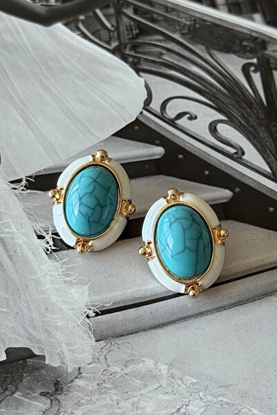 Trendy Butik أقراط بيضاء اللون مع حجر الفيروز