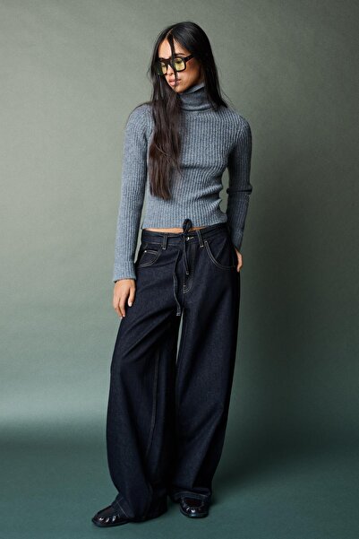 Bershka Kemerli geniş paça barrel fit jean