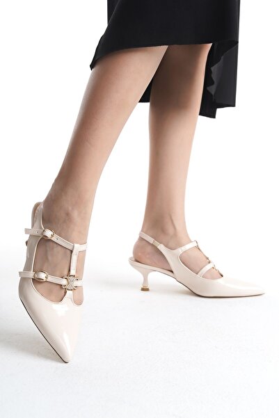 FEMME Γυναικεία παπούτσια με χαμηλό τακούνι με ανοιχτή πλάτη με λεπτομέρεια α...