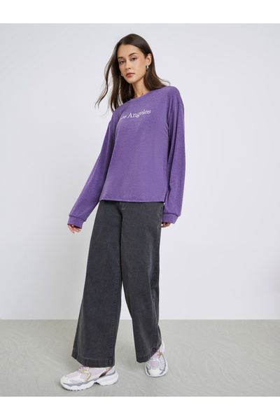 Styli Los Angeles Embroidered Long Sleeve T-Shirt