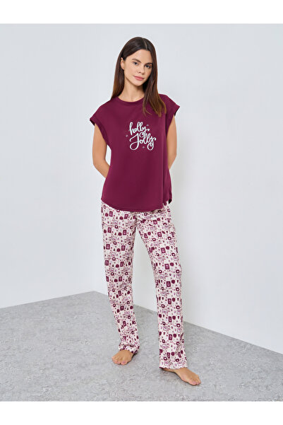 Styli Holly Jolly Slogan Boxy T-Shirt and Pyjama Set