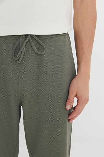 AC&Co / Altınyıldız Classics Men's Khaki Cotton Standard Fit Regular Cut Elastic Waist Diagonal Pattern Knitted Trousers